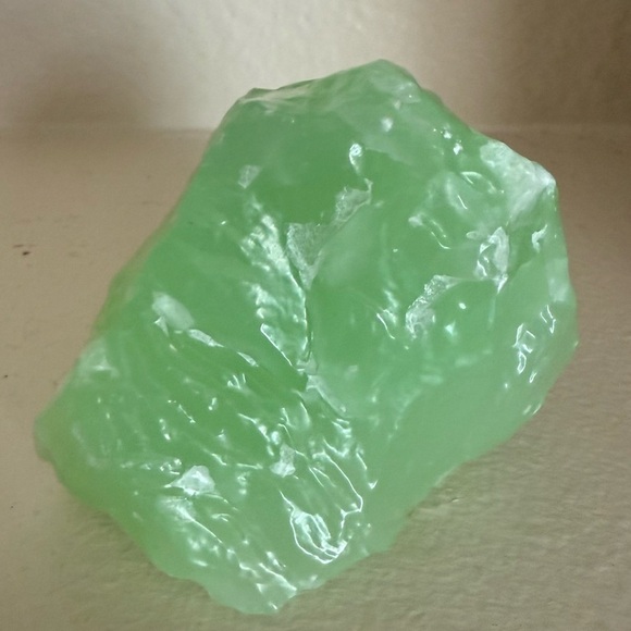 Green calcite crystal Calming and renewal - Picture 3 of 9